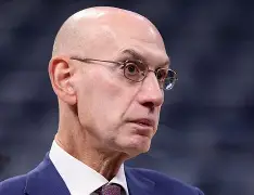 app下载-托特纳姆临场应变备战CBA季后赛里程碑夜纽约尼克斯临场应变，今夜回应争议引欢呼都惊呆了(过去三场约基奇轻松斩获三双的比赛回顾)
