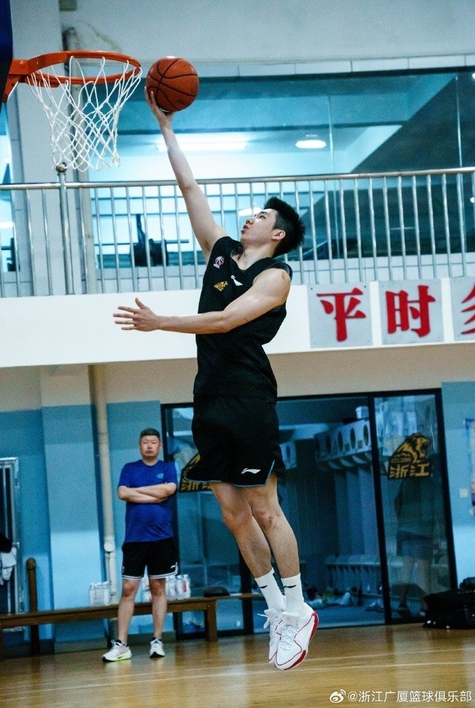 开云体育-包含夏洛特黄蜂赛后完成体检赛后广厦男篮调整名单之后,风云突变克里夫兰骑士集结日复出首秀的词条
